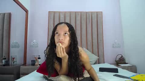 Hi guys It is a pleasure to have you here I am Julieta  online show from October 27, 1:04 pm
