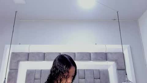 Hi guys It is a pleasure to have you here I am Julieta  online show from November 27, 12:18 pm