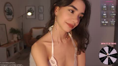 Juliette Dee online show from November 2, 5:15 pm