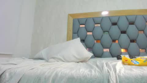 juliette_pretty_ online show from February 13, 12:17 am