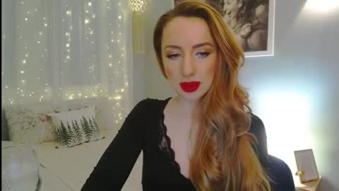 Snapshot of juliettesensual chatting on December 27, 9:22 pm JulietteSensual online show from December 27, 9:22 pm