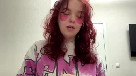 Lily online show from May 31, 12:01 pm