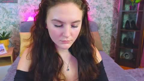 Snapshot of julietvelour chatting on November 10, 2:38 pm Julia online show from November 10, 2:38 pm