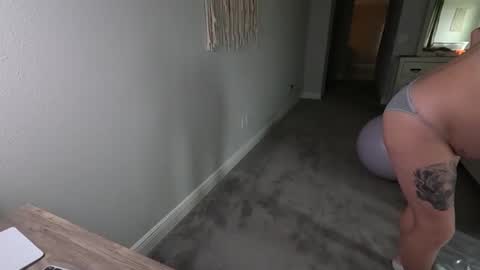 Julie online show from December 11, 5:26 pm