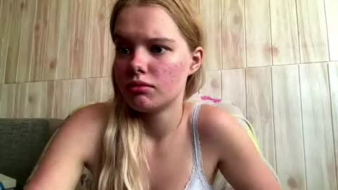 Snapshot of juligwartney chatting on July 21, 5:54 am Malin online show from July 21, 5:54 am
