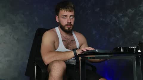 JULiUS   online show from November 21, 7:56 pm