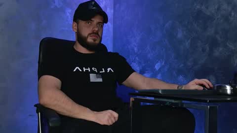 JULiUS   online show from December 14, 7:29 pm