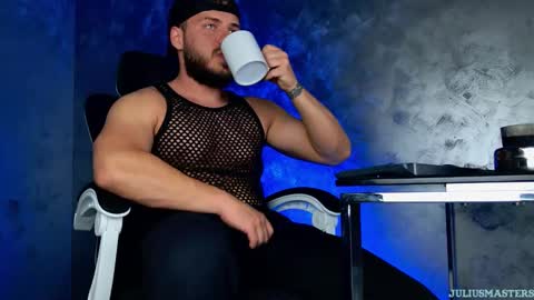 Snapshot of juliusmasters chatting on February 2, 9:02 pm JULiUS online show from February 2, 9:02 pm