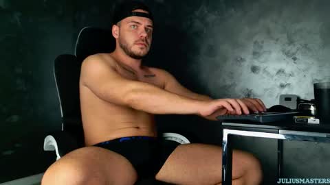 Snapshot of juliusmasters chatting on February 18, 9:22 pm JULiUS online show from February 18, 9:22 pm