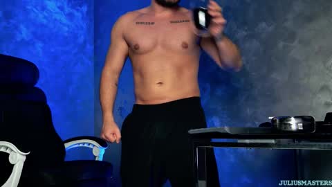 Snapshot of juliusmasters chatting on February 26, 8:52 pm JULiUS online show from February 26, 8:52 pm