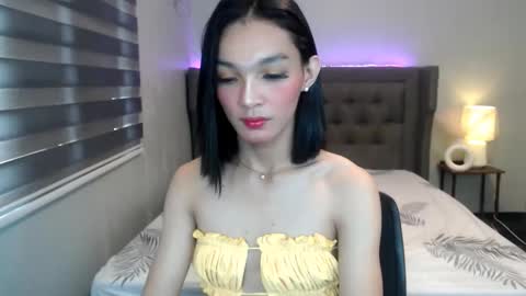 Snapshot of jullian_cei chatting on February 10, 6:31 am jullian online show from February 10, 6:31 am