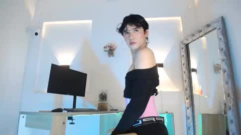 jullian online show from May 23, 10:03 pm