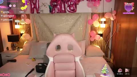 Snapshot of jullianapriv_ chatting on January 5, 5:27 pm jullianapriv_ online show from January 5, 5:27 pm