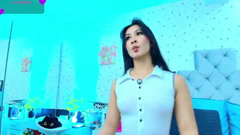 Julieta Reyes   online show from April 2, 11:41 am