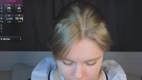 Julie online show from December 17, 5:30 pm