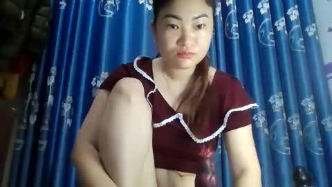 Snapshot of julybeo chatting on June 3, 10:37 pm julybeo online show from June 3, 10:37 pm