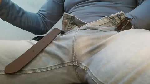 Snapshot of junction1000 chatting on February 2, 12:04 pm Gregor online show from February 2, 12:04 pm