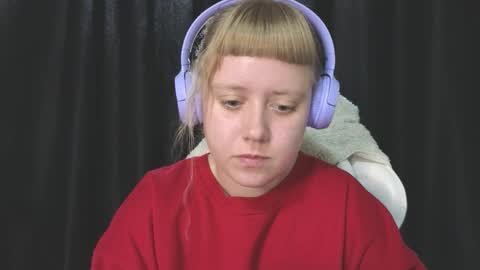 Snapshot of june_shy0 chatting on September 14, 6:23 am June online show from September 14, 6:23 am