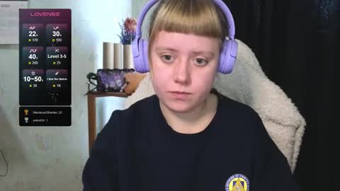 Snapshot of june_shy0 chatting on September 30, 6:51 am June online show from September 30, 6:51 am