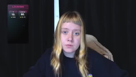 Snapshot of june_shy0 chatting on November 16, 8:09 am June online show from November 16, 8:09 am