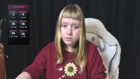 Snapshot of june_shy0 chatting on November 19, 7:52 am June online show from November 19, 7:52 am