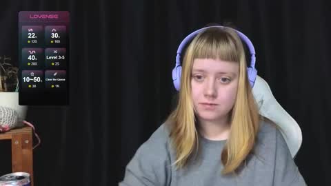 Snapshot of june_shy0 chatting on November 28, 8:17 am June online show from November 28, 8:17 am