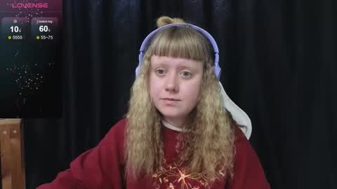 Snapshot of june_shy0 chatting on March 20, 9:03 am June online show from March 20, 9:03 am