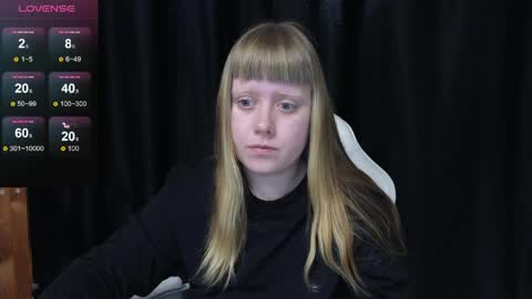 Snapshot of june_shy0 chatting on March 27, 8:37 am June online show from March 27, 8:37 am