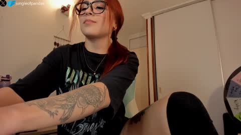 Snapshot of jungleofpandas chatting on January 31, 4:25 am Call me Sussy online show from January 31, 4:25 am