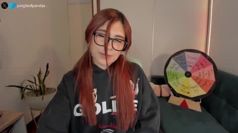 Snapshot of jungleofpandas chatting on February 7, 3:45 am Call me Sussy online show from February 7, 3:45 am