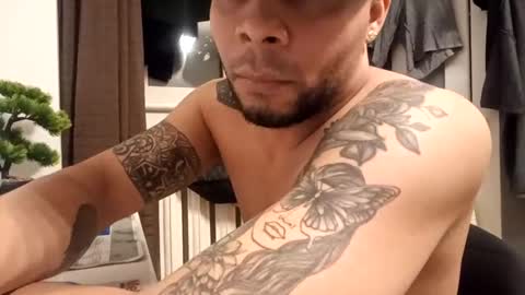 Snapshot of junior1033760 chatting on April 5, 8:06 pm junior1033760 online show from April 5, 8:06 pm