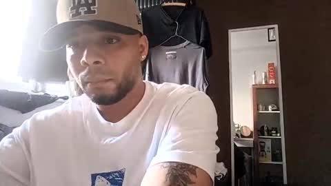 Snapshot of junior1033760 chatting on April 6, 7:31 am junior1033760 online show from April 6, 7:31 am