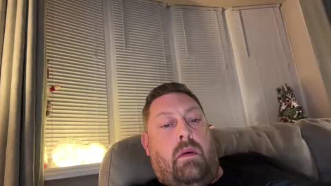 Snapshot of junky345 chatting on December 1, 10:43 pm Junky online show from December 1, 10:43 pm