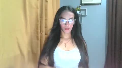 jusa_yan online show from June 5, 12:11 pm