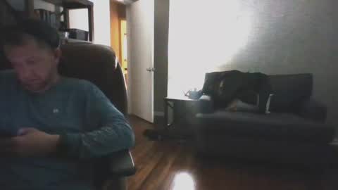 Snapshot of jusbeaz8722 chatting on December 6, 9:35 pm JustnSide Unexxst online show from December 6, 9:35 pm