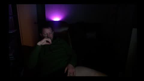 Snapshot of jusbeaz8722 chatting on January 14, 9:24 am JustnSide Unexxst online show from January 14, 9:24 am