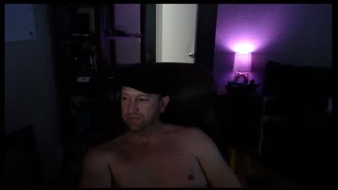 Snapshot of jusbeaz8722 chatting on January 28, 1:59 pm JustnSide Unexxst online show from January 28, 1:59 pm