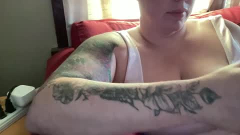 Flirty influncer online show from October 17, 1:25 pm