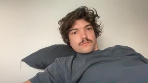 just_a_guy_with_a_big_cock online show from November 12, 7:31 am