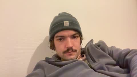 just_a_guy_with_a_big_cock online show from December 22, 11:02 pm