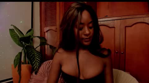 Snapshot of just_ale_ chatting on October 10, 10:31 pm sweet ale online show from October 10, 10:31 pm