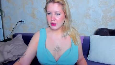 Snapshot of just_alex__ chatting on May 21, 1:01 am Alex Alexandra online show from May 21, 1:01 am