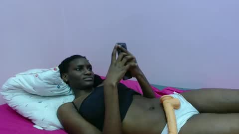 Snapshot of just_ebonee chatting on December 23, 1:14 am just ebonee online show from December 23, 1:14 am