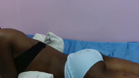 Snapshot of just_ebonee chatting on February 6, 8:01 pm just ebonee online show from February 6, 8:01 pm