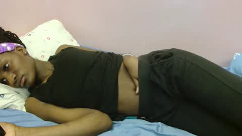 Snapshot of just_ebonee chatting on February 19, 12:12 pm just ebonee online show from February 19, 12:12 pm