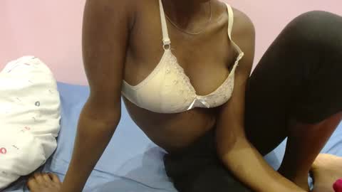 Snapshot of just_ebonee chatting on February 21, 11:55 am just ebonee online show from February 21, 11:55 am