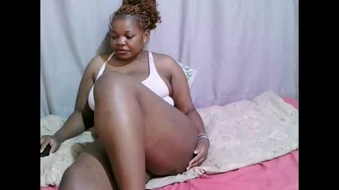 Snapshot of just_nana chatting on December 13, 9:31 pm just_nana online show from December 13, 9:31 pm