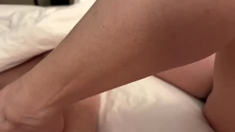 Snapshot of just_ur_avg_cpl chatting on October 26, 3:56 am justuravgdad justuravgmom online show from October 26, 3:56 am