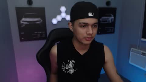 Snapshot of justagamerxxx chatting on September 19, 4:51 pm Rhys online show from September 19, 4:51 pm