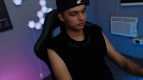 Snapshot of justagamerxxx chatting on October 12, 3:44 pm Rhys online show from October 12, 3:44 pm